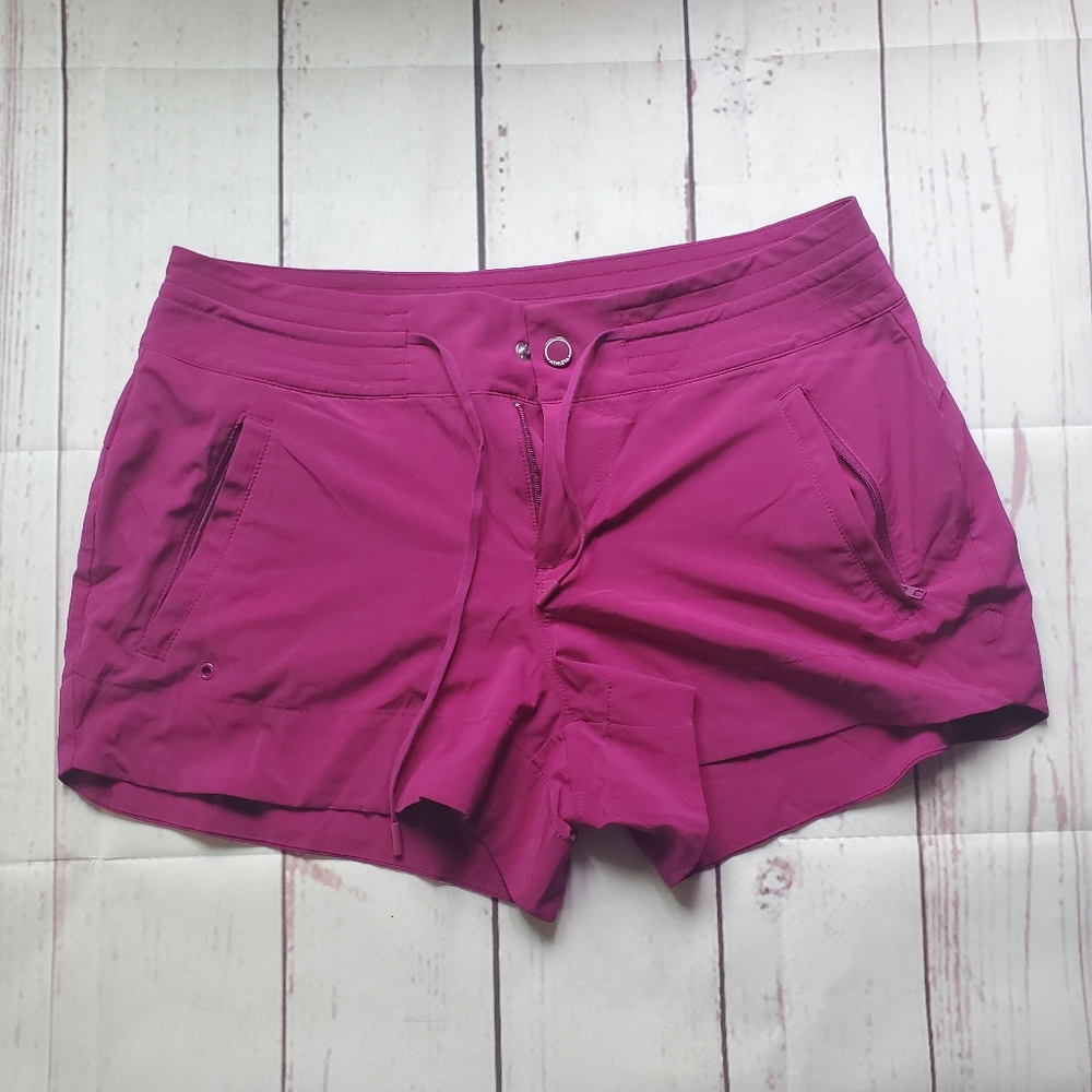 *SOLD* Athleta Hudson Shorts in fuschia